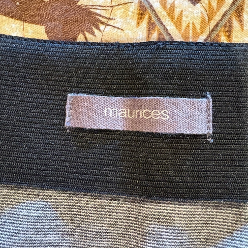 Maurice’s Red Buffalo Plaid Ponte Skirt women’s L
NWT - Picture 4 of 10
